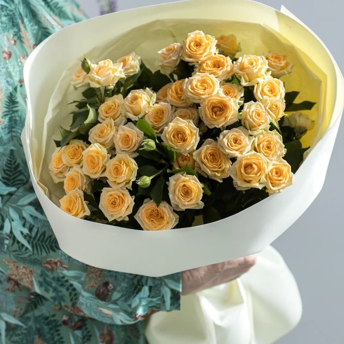 Букет кремовых кустовых роз | Provans